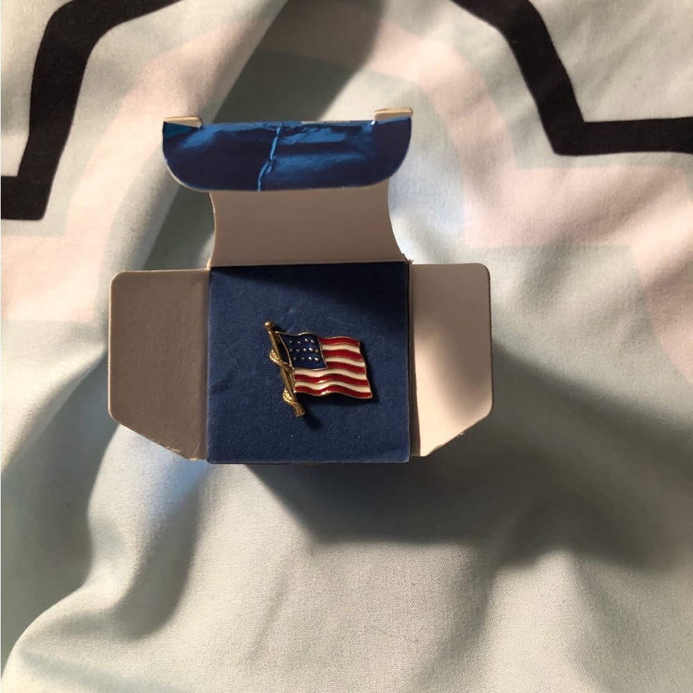 Pin - Picture 3 of 4